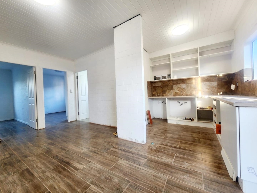 To Let 2 Bedroom Property for Rent in Bothasig Western Cape